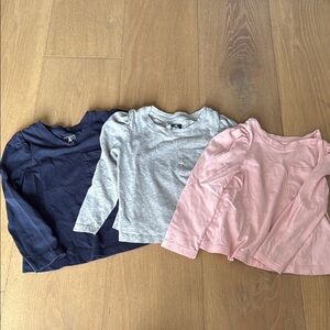 Gap Kids toddler girl long sleeve shirts 
This is for 4 items shown
3T